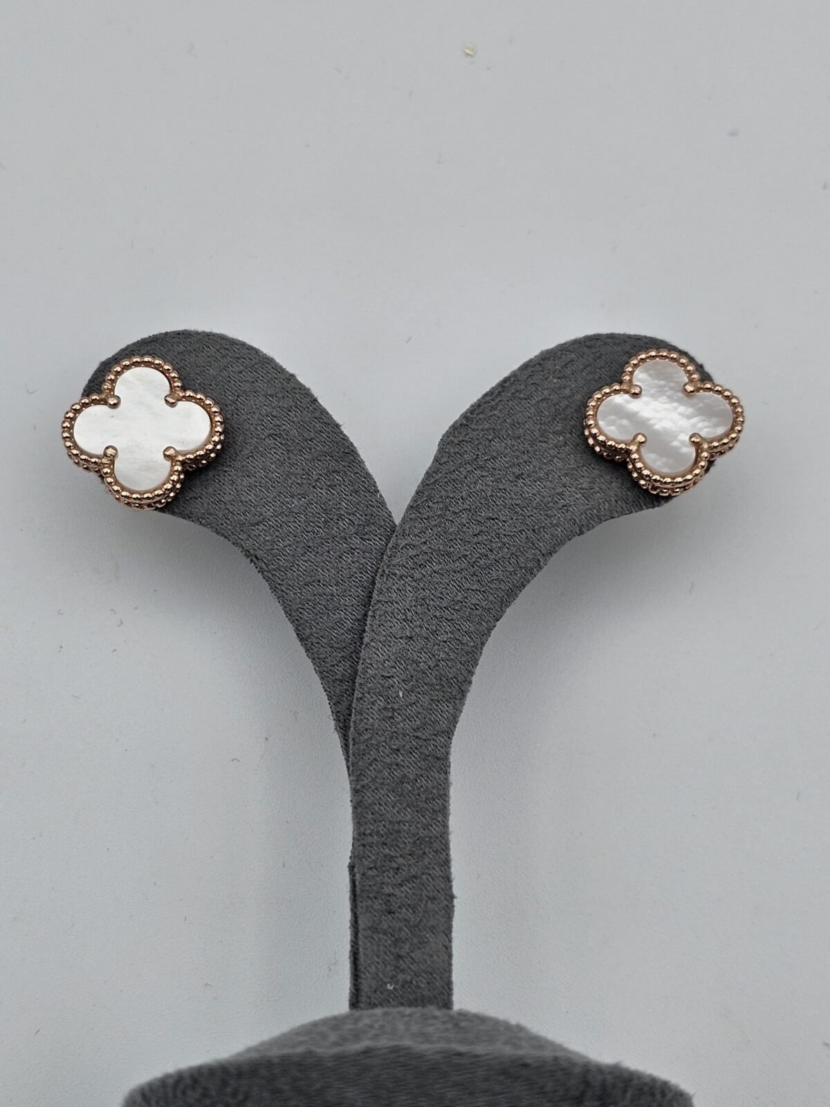van cleef modeli büyük yonca doğal taş sedef beyaz rose vca küpe