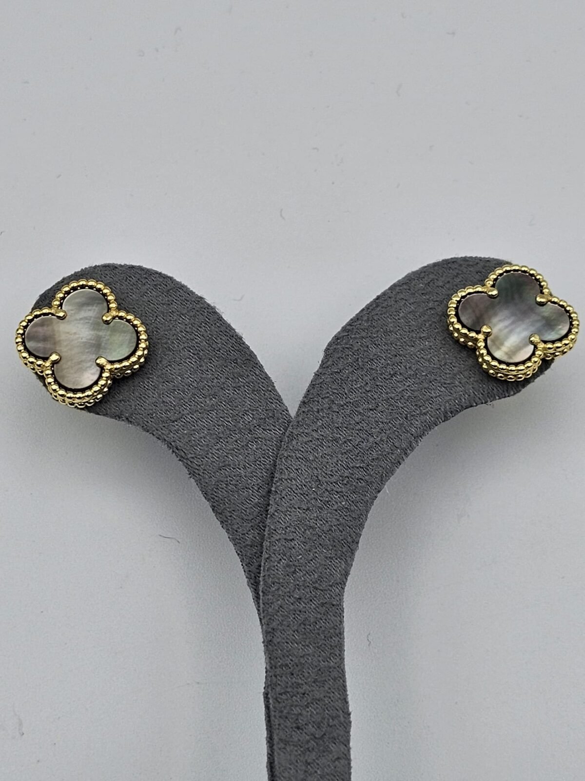 van cleef modeli büyük yonca doğal taş sedef gri gold altın vca küpe
