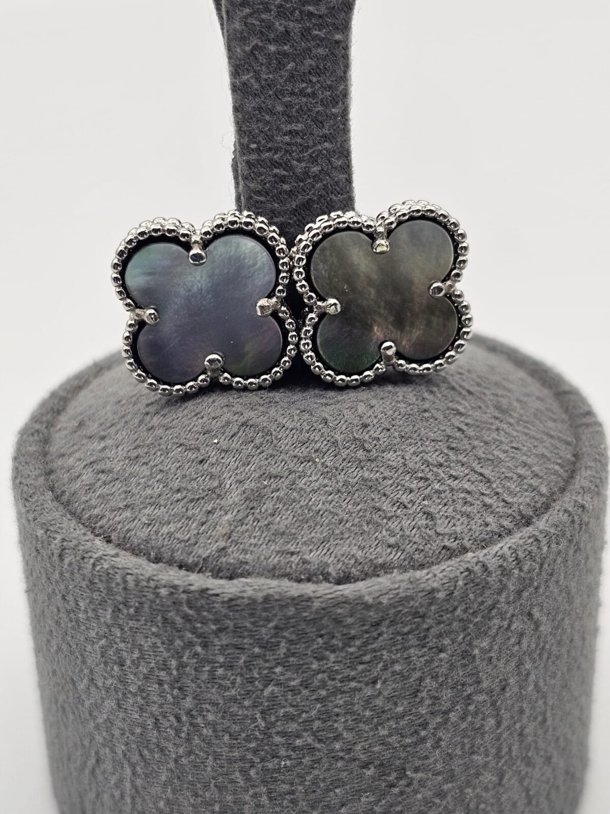 van cleef modeli büyük yonca doğal taş sedef gri gümüş vca küpe