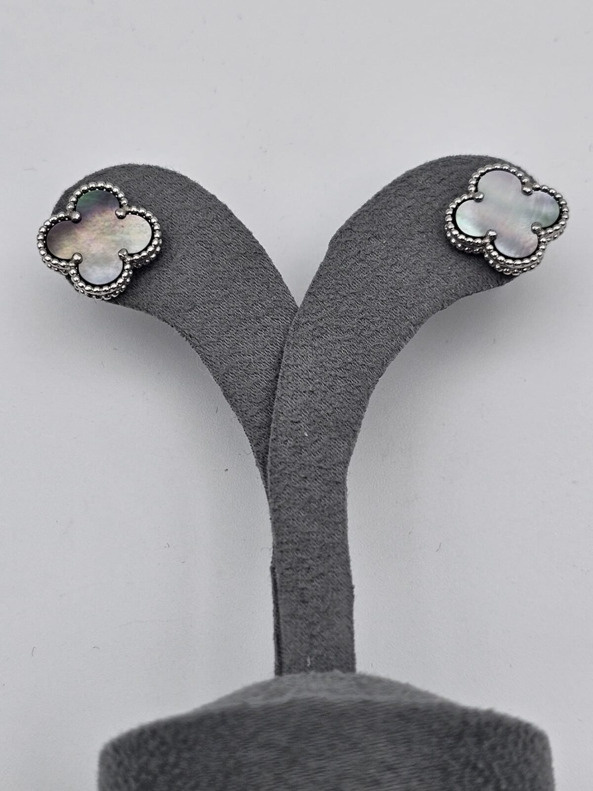 van cleef modeli büyük yonca doğal taş sedef gri gümüş vca küpe