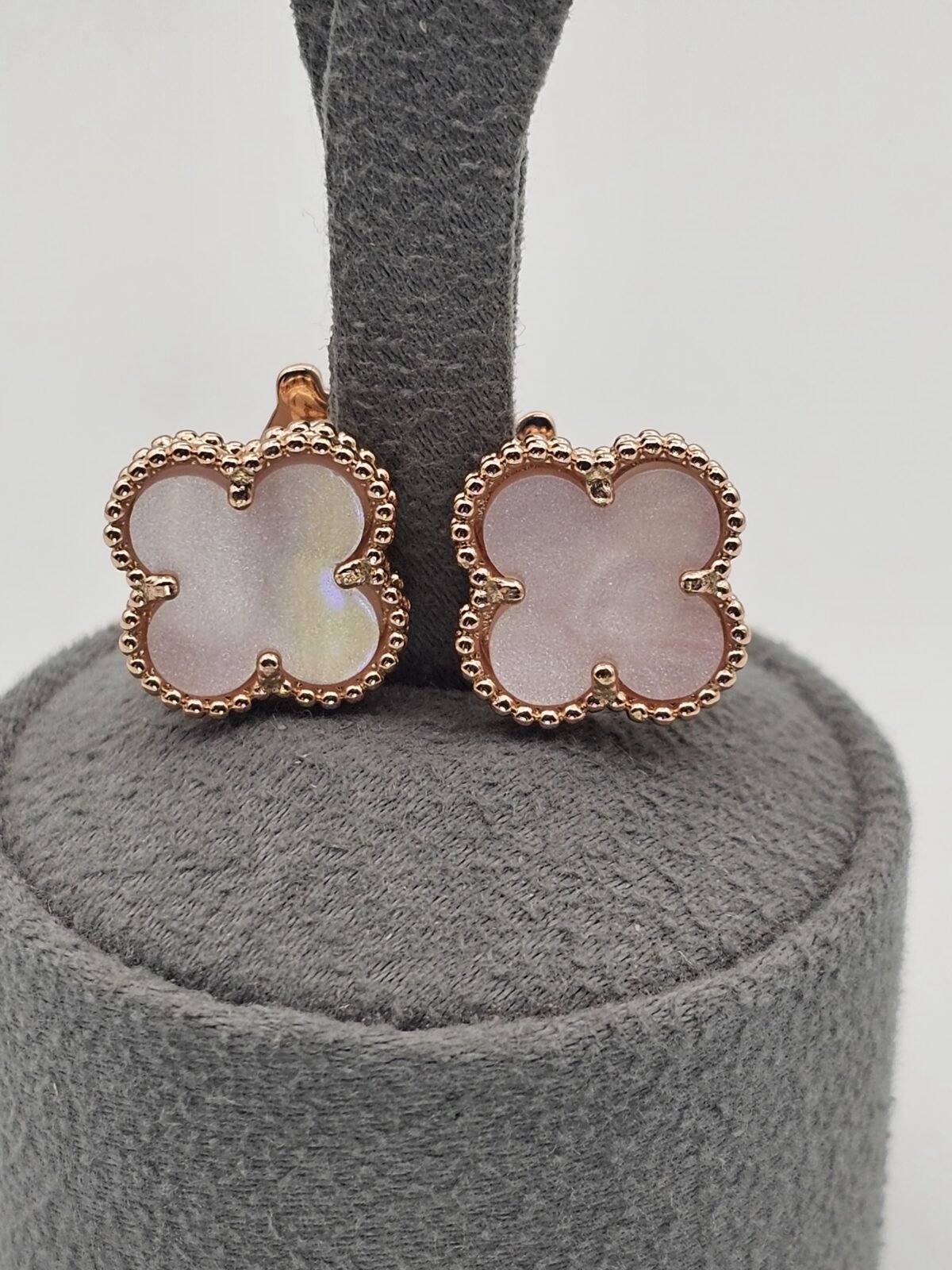 van cleef modeli büyük yonca doğal taş sedef pembe rose omega vca küpe