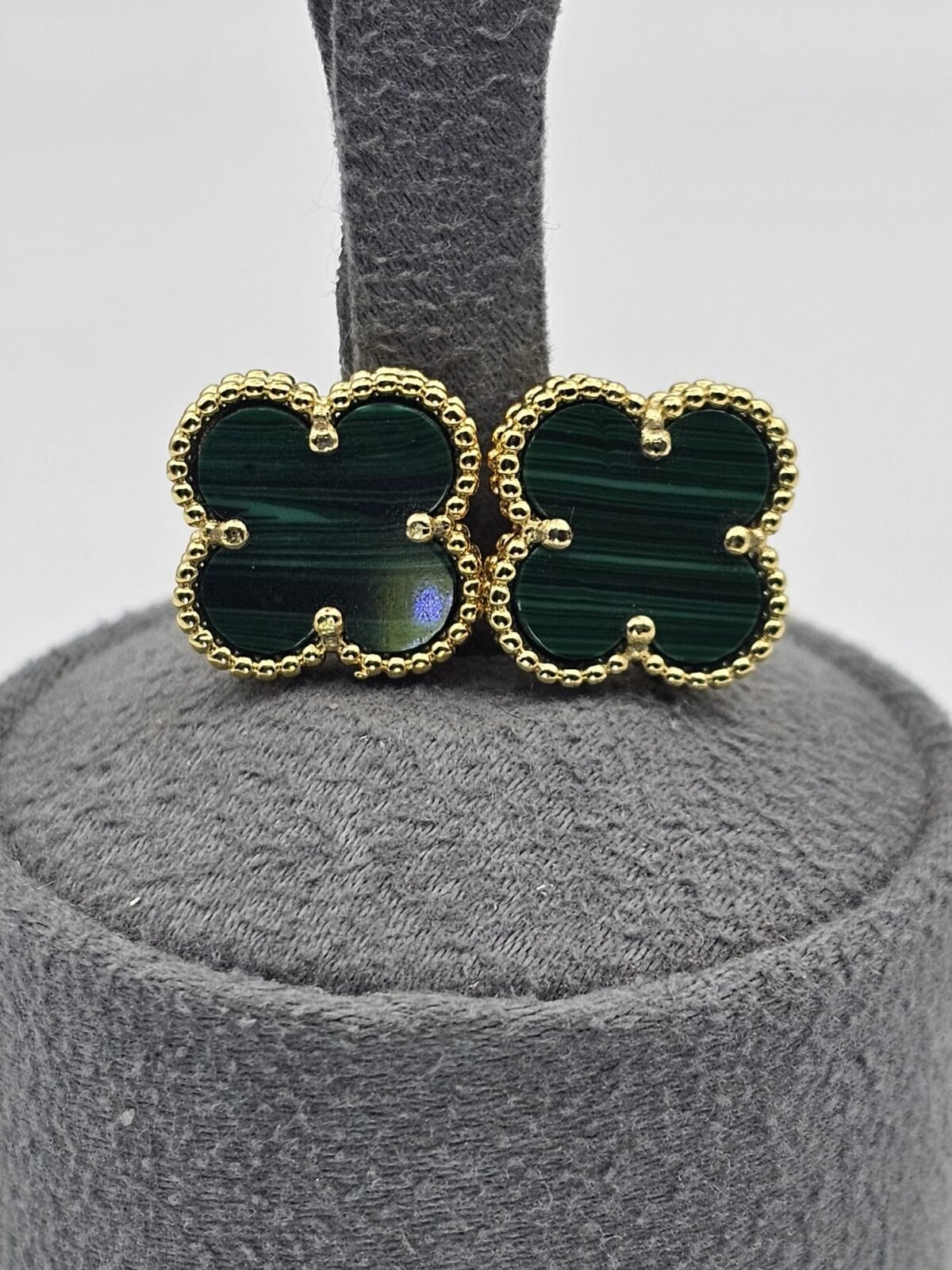 van cleef modeli büyük yonca doğal taş zümrüt yeşili gold altın vca küpe