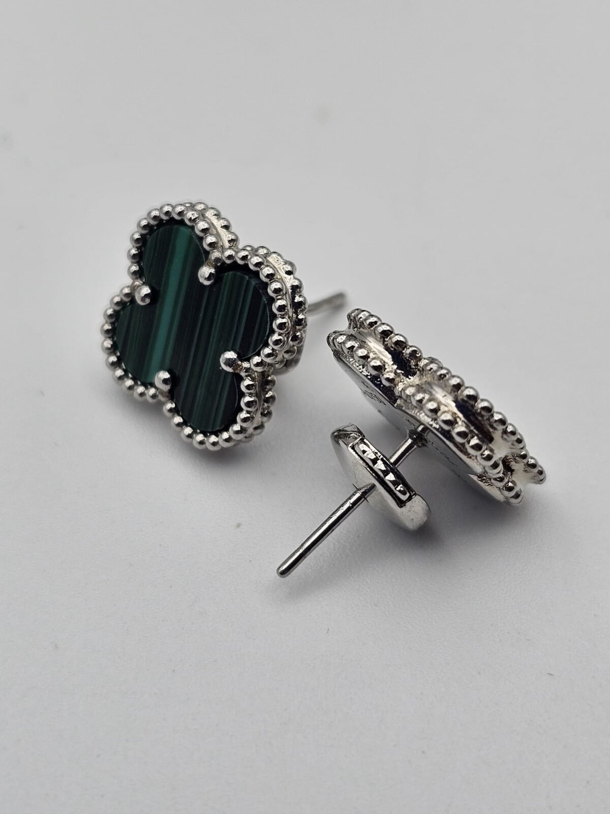 van cleef modeli büyük yonca doğal taş zümrüt yeşili gümüş vca küpe