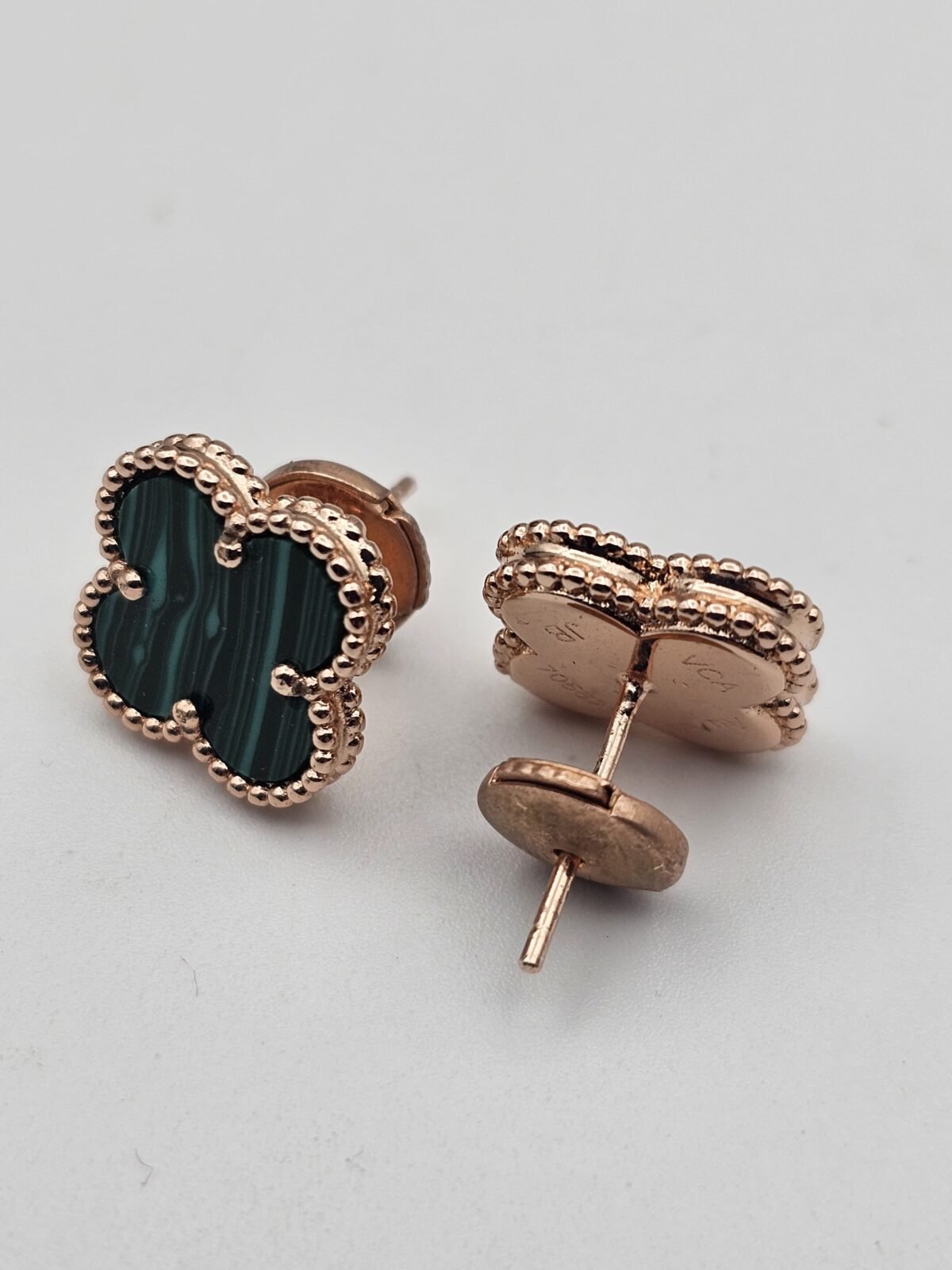van cleef modeli büyük yonca doğal taş zümrüt yeşili rose vca küpe